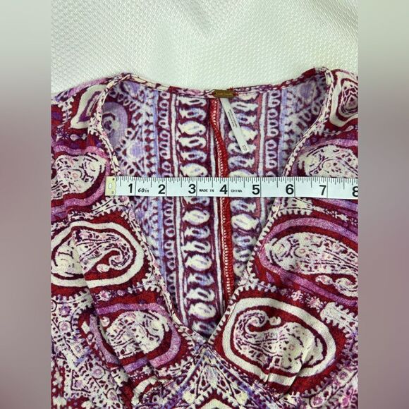 Free People Womens Red Wild Patterned Paisley Print V-Neck Crop Blouse Top XS - Picture 7 of 12